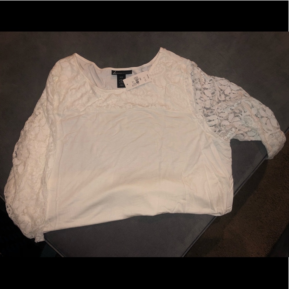 Off white lace T-shirt